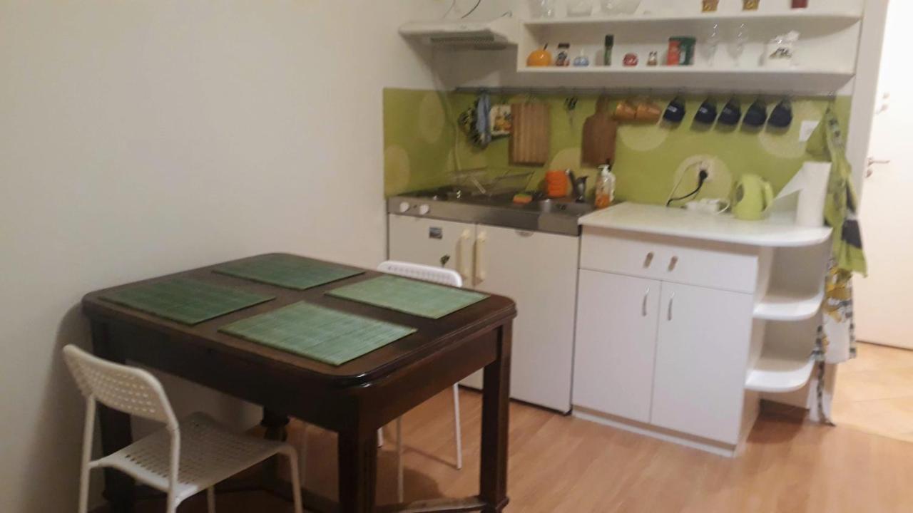 Kawalerka Na Starym Zoliborzu Apartamento Varsovia Exterior foto
